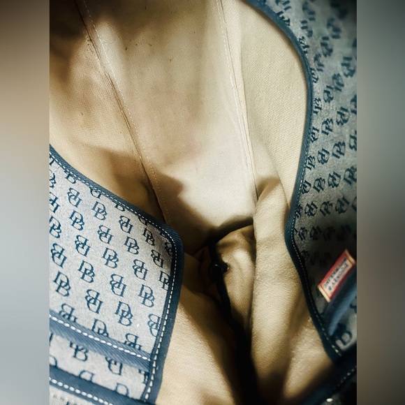 Dooney & Bourke Bag - Picture 5 of 8